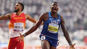 Asher-Smith y Holloway se cuelgan sus primeros oros mundiales