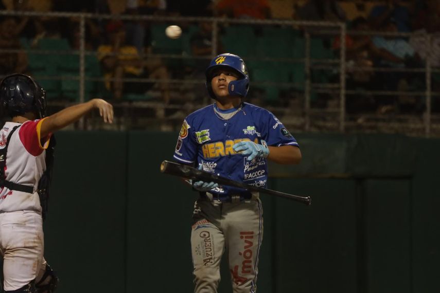 Béisbol Juvenil 2025: Los Santos le quita el invicto a Herrera