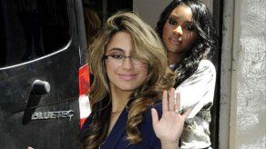 Ally Brooke se ríe del error de Photoshop que la dejó con dos pies derechos
