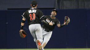Grand Slam de Mathis impulsa a Marlins ante Padres