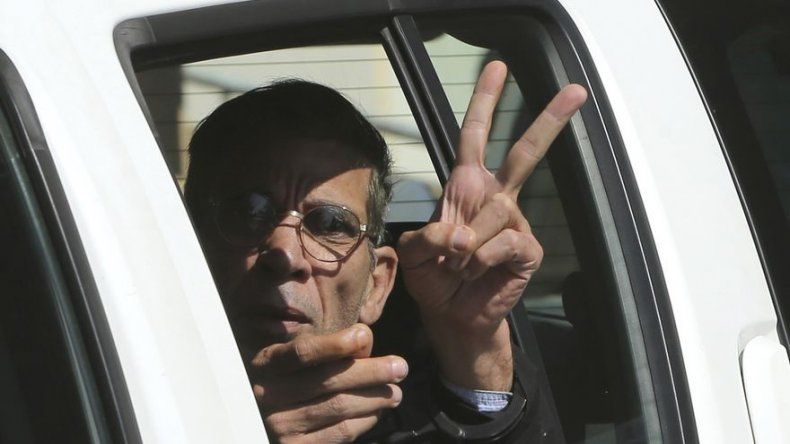 Exesposa dice que captor de vuelo de EgyptAir es peligroso