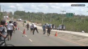 Enfrentamientos por cierre en puente sobre río Pacora