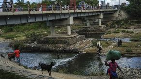 Entre los que huyen a Dominicana hay niñas y niños, muchos de los cuales son expulsados a través de distintos cruces fronterizos, donde los reciben socios de la UNICEF.