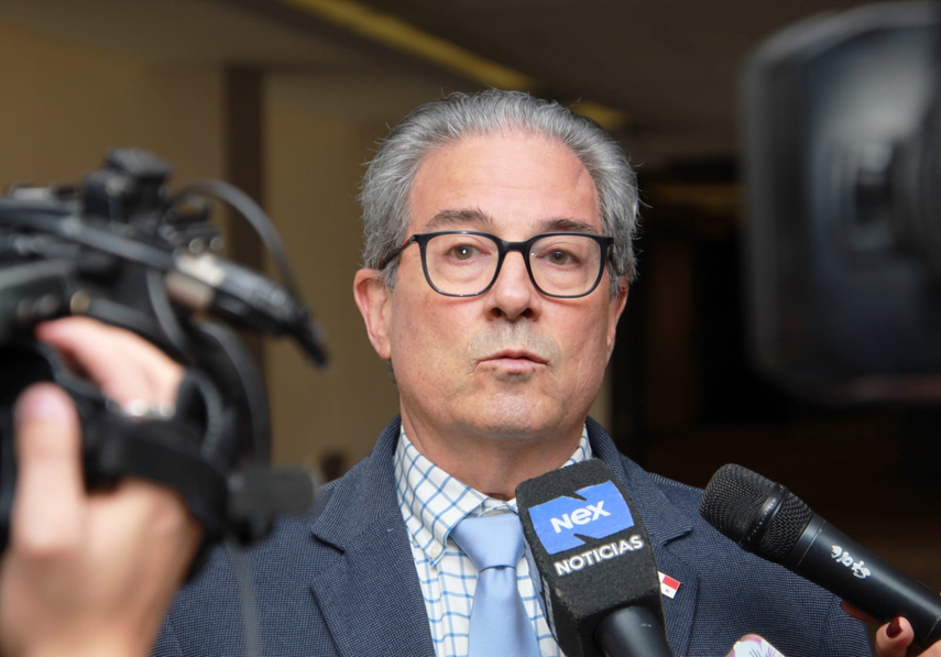 Ministro del MINSA Fernando Boyd Galindo