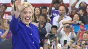 Clinton recibe respaldo de la líder demócrata
