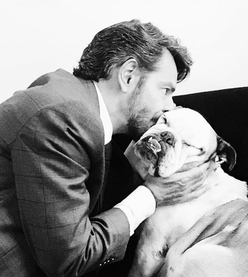 Eugenio Derbez se despide de Fiona su fiel compañera.