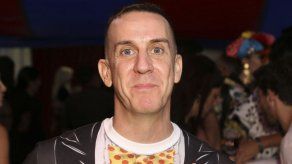 Festival de moda ensombrecido por muertes de Bourdain