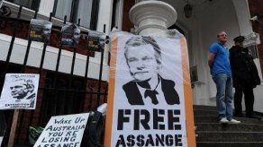 ONG pro prensa cree que deben dar salvoconducto a Assange