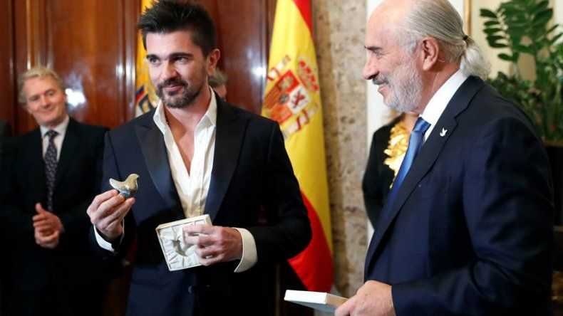 Juanes entre premiados como colombianos destacados en España