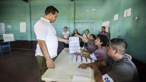 Comicios en Nicaragua transcurren con tranquilidad y regular afluencia