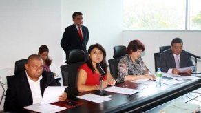 Inicia discusión de proyecto que prohíbe matrimonio a menores de edad