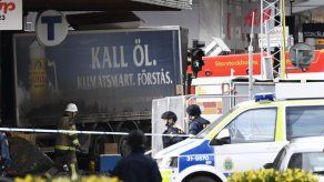 Fiscalía acusa de terrorismo al autor de atentado con camión en Estocolmo
