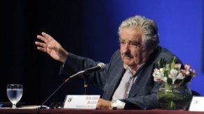 Mujica invita a empresarios gallegos a agrandar horizonte en Uruguay