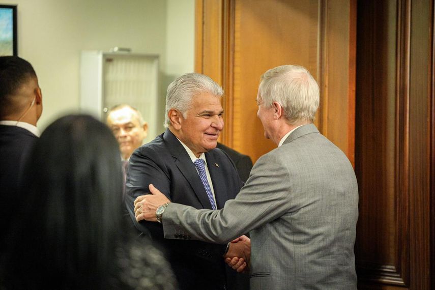 Presidente José Raúl Mulino y jefe de estado de Chile.