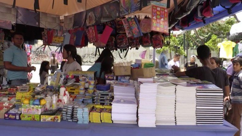 Depreciación de moneda e hiperinflación, materias pendientes en vuelta a clases en Venezuela