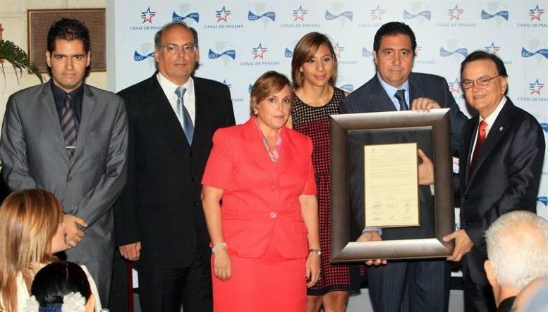 Panamá homenajea a expresidentes Jimmy Carter y Omar Torrijos