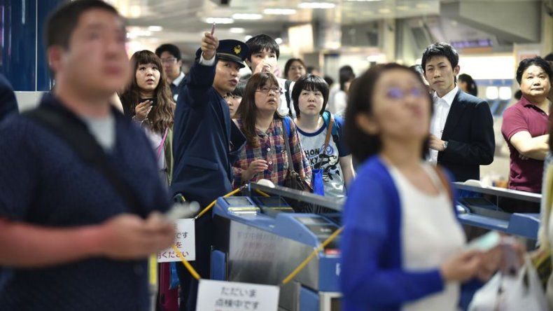 Más de 10 heridos en Japón por el terremoto en alta mar de 8,1 grados