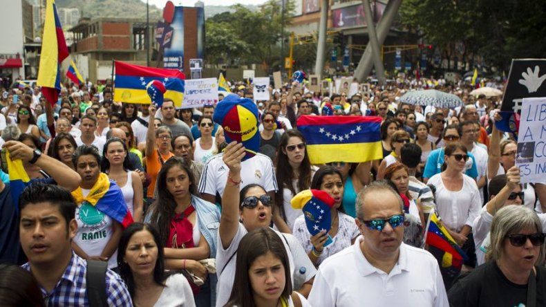 Cientos denuncian en Caracas abusos de derechos humanos durante protestas