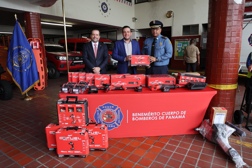Estados Unidos entrega equipos de rescate al Benemérito Cuerpo de Bomberos. Estados Unidos entrega equipos de rescate al Benemérito Cuerpo de Bomberos.