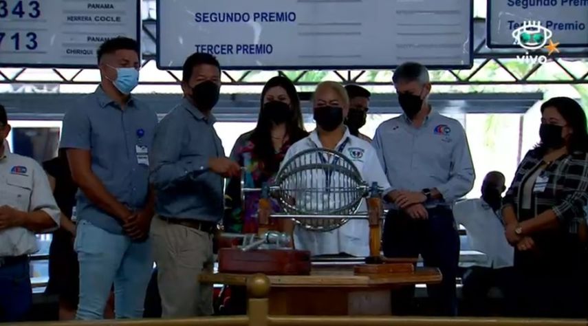 Según la Lotería los cambios de fecha se hicieron a  petición de los billeteros y por motivo de los días libres del Carnaval.