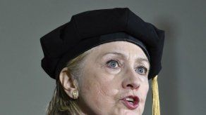 Clinton: El presupuesto de Trump es una estafa