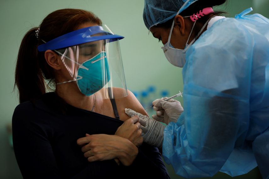 Las dosis de refuerzo son de la farmacéutica estadounidense Pfizer.