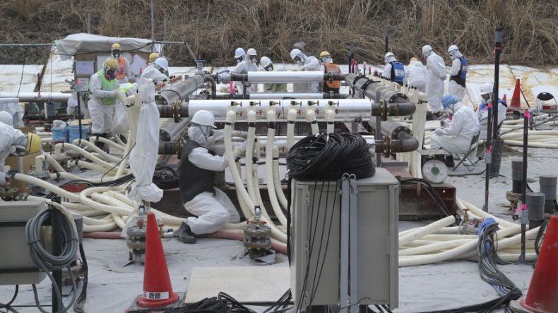Japón usa muro de hielo para frenar filtración en Fukushima