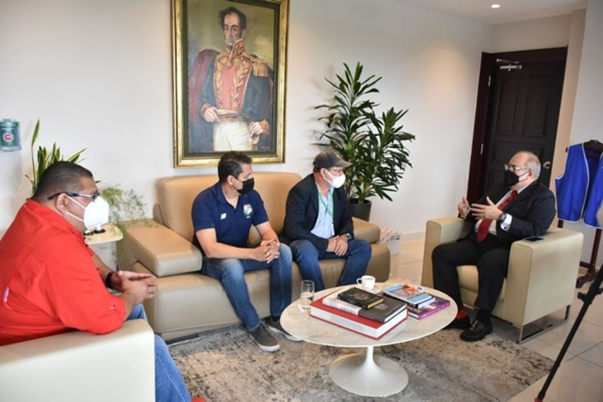 Vistas de la reunión entre autoridades de la CSS y la Fepafut.