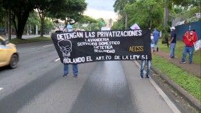 Trabajadores de aseo de la CSS protestan y exigen más equipo de protección frente al COVID-19
