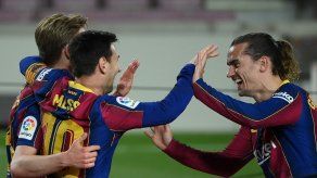 Barcelona goleó y el Atlético de Madrid regresa al liderato