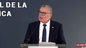 Contralor Anel Flores