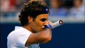 Federer apura sus últimos días antes de ceder el número 1