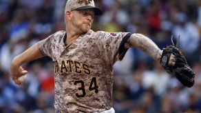 Rojos superan a Piratas en 13 innings con jonrón de Phillips