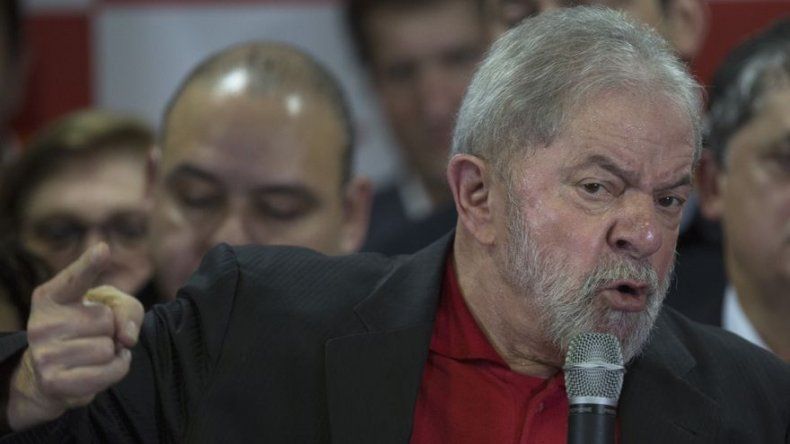 El pueblo es el que debe juzgarme, afirma Lula tras condena a prisión