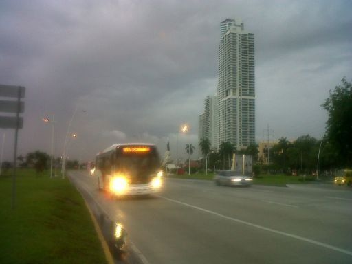 El lunes entra en funcionamiento carril exclusivo para Metro Bus