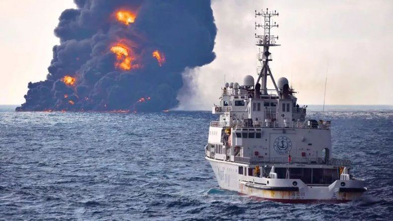 Irán: “No hay esperanza” por marinos de petrolero de bandera panameña incendiado