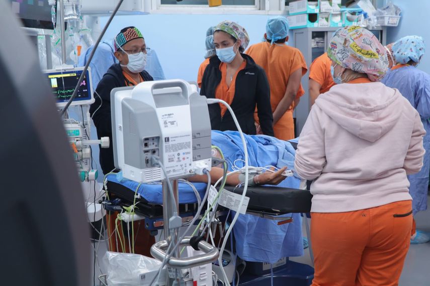 Histórica cirugía robótica en el ION b