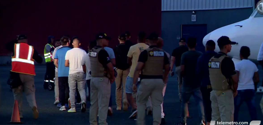 Servicio Nacional de Migración en Panamá realiza deportación