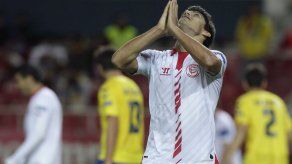 El Sevilla hunde a Osasuna en la tabla con goles de Jairo y Bacca