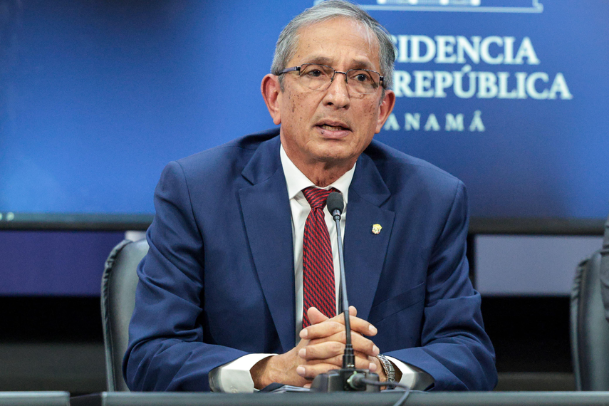 Ministro del MIVI planea entregar 3 mil viviendas durante los próximos meses.