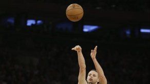Knicks vence a Warriors pese a 54 puntos de Curry