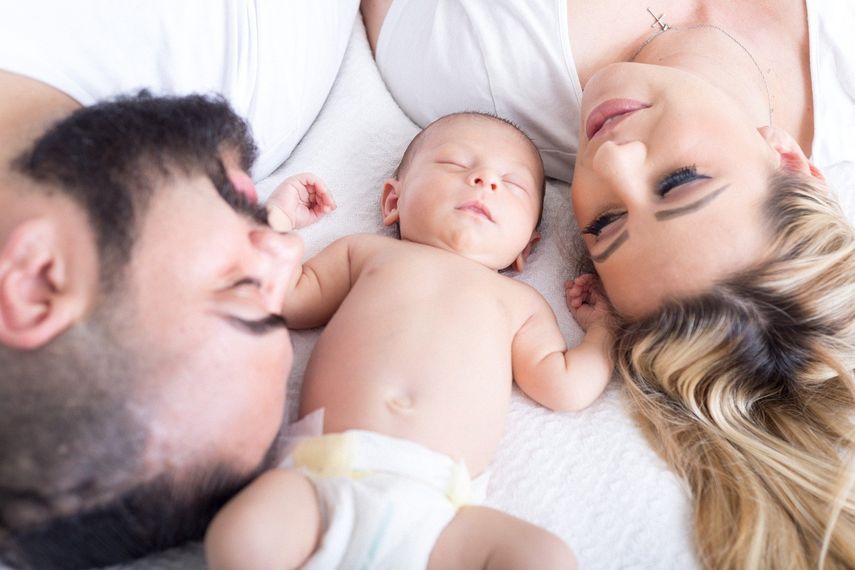 ¿Por qué la llegada de un bebé supone una crisis en pareja?
