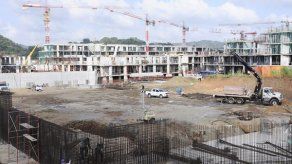 Gobierno de Panamá decide sobre 1.000 millones dólares de proyectos en riesgo