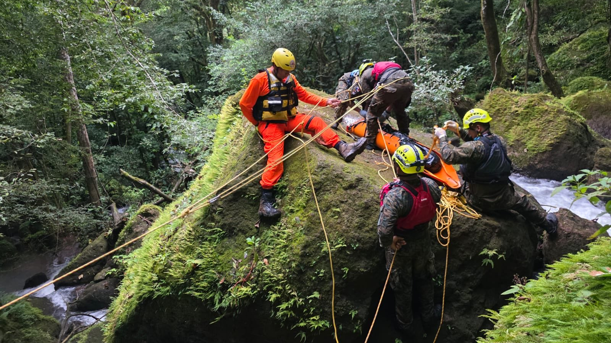 SENAFRONT y SINAPROC recuperan cuerpo de hombre ahogado en Quebrada Conga, Veraguas