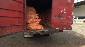 Aduanas detiene tres autos con cargas de cebollas y tomates de contrabando Aduanas detiene tres autos con cargas de cebollas y tomates de contrabando
