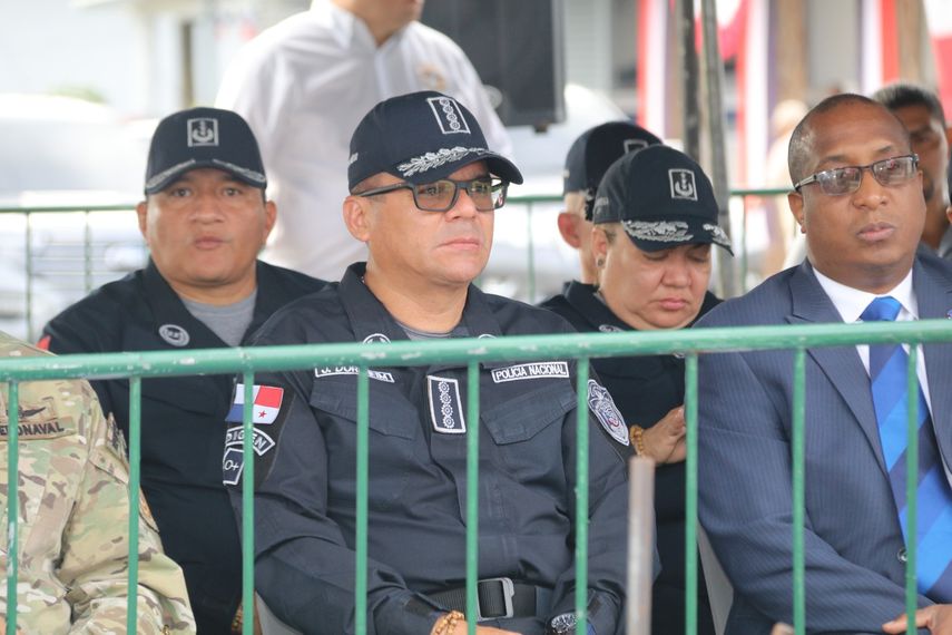 John Omar Dornheim Castillo, director de la Policía Nacional y Javier Enrique Caraballo Salazar, Procurador General de la Nación en la ceremonia de destrucción de armas. John Omar Dornheim Castillo, director de la Policía Nacional y Javier Enrique Caraballo Salazar, Procurador General de la Nación en la ceremonia de destrucción de armas. 