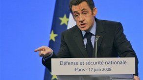 Sarkozy: El dólar no puede ser la única divisa del mundo