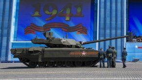 El último tanque ruso se frena en ensayo de un desfile