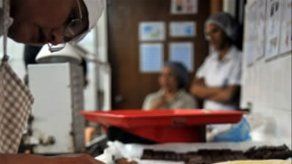 Una chocolatera belga crea bombones inspirados en las cervezas del país