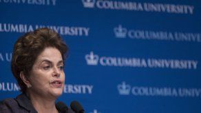 Rousseff: Tratan de impedir que Lula se postule